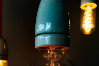 Speranta TV | Românii care se încălzesc cu lemne vor fi ajutați să cumpere sobe eficiente energetic. Acestea ar trebui să aibă un randament de 80-85%