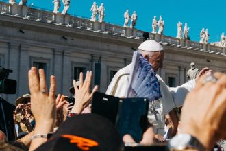 Speranta TV | Papa Francisc are din nou probleme de sănătate. Și-a anulat toate întâlnirile din cauza unei răceli