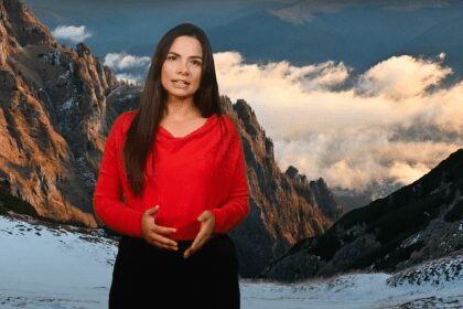 Speranta TV | Album de calatorie - Primul rasarit din an la Crucea Caraiman