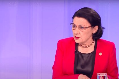 Speranta TV | In obiectiv - Rezultatele la testele PISA si semnificatia pentru Romania / Pregatirea suplimentara: nevoie sau obligatie? / Beneficiile simularilor nationale si judetene / Inteligenta artificiala in sistemul educational - Invitat: Ecaterina Andronescu - realizator: Alex Clodeanu