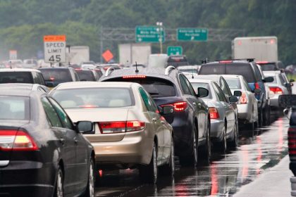 Speranta TV | Criza forței de muncă îi determină pe transportatorii români să angajeze șoferi din Asia