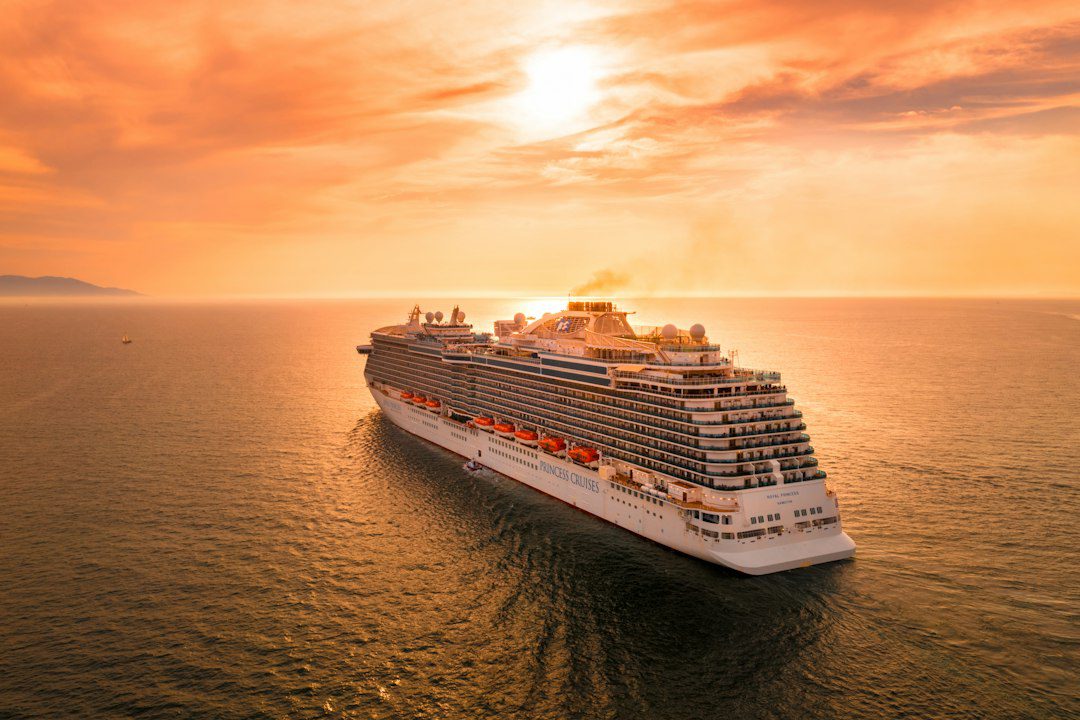 Speranta TV | Cel mai mare vas de croazieră din lume „Icon of the Seas” a început călătoria inaugurală din Miami