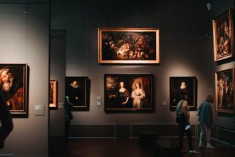 Speranta TV | Barometrul de Consum Cultural: Interesul românilor pentru teatru, biblioteci, muzee și galerii de artă, în scădere