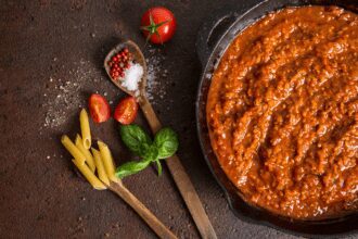 Speranta TV | Sos Bolognese Vegan: Deliciu fără carne la Arta Bucătariei Vegane cu Dr. Szallos-Farkas Konrad