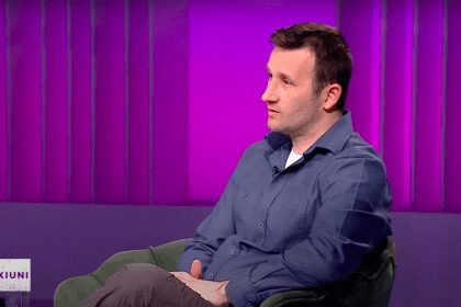 Speranta TV | Conexiuni - Adolescentii intre libertate și siguranta - Invitati: Alexandru Brandus, Albert Mandache