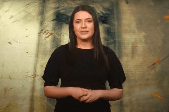 Speranta TV | Arta conectata la Divin - Peisaj cu castel in ruina si biserica