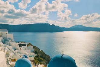 Speranta TV | Grecia a devenit prima țară cu o populație majoritar ortodoxă care a legalizat căsătoria între persoane de același sex, relatează BBC