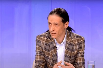 Speranta TV | In obiectiv - Bauturile energizante – la ce pericole ne expunem? / Bauturile energizante si fenomenul de „burnout” / Cand devin bauturile energizante periculoase pentru sanatate? / Bauturile energizante vs. alte pericole din comert / Bauturile energizante – interzise pentru minori - Invitati: Lucian Constantin, Costel Stanciu, Daniela Bartos - Realizator: Alexandru Natsis