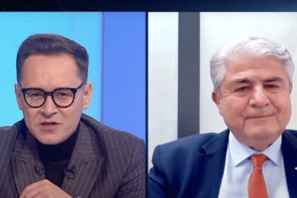 Speranta TV | In obiectiv - M Ciolacu: Romania va avea cea mai mare crestere economica din Europa, anul acesta Cum se face politica pe TikTok? Cine se afirma mai mult pe TikTok? Politicienii populisti, succes pe retelele de socializare. Vin si voturile sau doar like-urile? Din grija pentru tine la Satu Mare - Invitati: Constantin Rudnitchi, Dumitru Bortun, Robinson Dan - realizator: Sorin Dinu