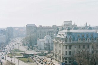 Speranta TV | Benzile unice pentru transportul public în comun, folosite abuziv de șoferi. Călătorii din autobuze, nevoiți să petreacă mai mult timp în trafic
