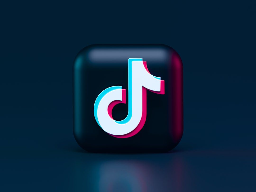 Speranta TV | Platforma TikTok, folosită în China în scop educativ, în restul lumii acuzată de spionaj și propagandă și interzisă pe telefoanele de serviciu