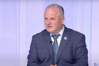 Speranta TV | În obiectiv - Roșiile din import, potențial pericol / Sunt și roșiile românești... tot din import? / Există vreun pericol asociat „puilor vopsiți”? / Protecția consumatorilor – lege nouă propusă în parlament / Programul scurt din weekend – idee abandonată din fașă - Invitat: Costel Stanciu - Realizator: Alexandru Natsis