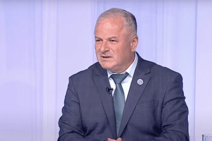 Speranta TV | În obiectiv - Roșiile din import, potențial pericol / Sunt și roșiile românești... tot din import? / Există vreun pericol asociat „puilor vopsiți”? / Protecția consumatorilor – lege nouă propusă în parlament / Programul scurt din weekend – idee abandonată din fașă - Invitat: Costel Stanciu - Realizator: Alexandru Natsis