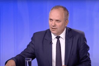 Speranta TV | În obiectiv - Alegeri în cadrul Bisericii Adventiste de Ziua a Șaptea/ Retragerea lui Cîrstoiu și slăbiciunile alianței - Invitați: Dragoș Mușat, Ion Bogdan Lefter - Realizator: Sorin Dinu