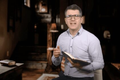 Speranta TV | Deschide Biblia - Unul te apasă, celălalt te ridică