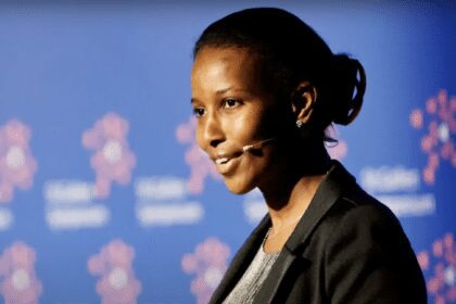 Speranta TV | Lumea religioasă azi - SUA: Una dintre cele mai mari biserici protestante abrogă regula care interzice persoanelor LGBT să devină pastori/ Ayaan Hirsi Ali îi spune lui Richard Dawkins: “Obișnuiam să-mi bat joc de creștinism... regret”/ Tendințe în lumea religioasă - Invitați: Valeriu Petrescu, Benone Lupu