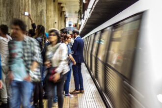 Speranta TV | Metroul circulă direct între staţiile Pipera şi Tudor Arghezi, din 9 mai. Timpul de parcurs dintr-un capăt în altul al Magistralei 2 este de aproximativ 30 de minute