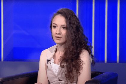 Speranta TV | Plus X - Profit vs. servire - Invitat: Mădălina Luca