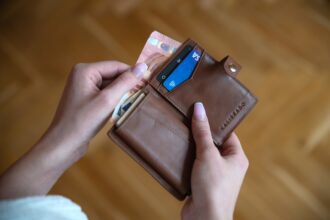 Speranta TV | Guvernul a aprobat majorarea salariului minim brut la 3.700 de lei, de la 1 iulie