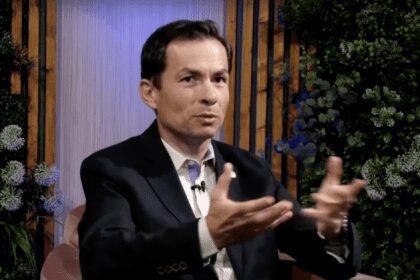 Speranta TV | Academica - Festivitatea de absolvire 2024 – Universitatea Adventus - Invitat: Laurențiu Moț