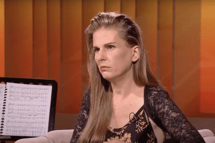Speranta TV | Portative & portrete - Note de vioară și pasiune: un itinerar muzical de excepție - Invitat: Roxana Pavel