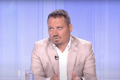 Speranta TV | În obiectiv - Valea Oltului închisă – primul episod al unui serial lung? / Cum putem să construim drumuri cu deranj cât mai mic? / Autostrada A0 Sud – mai este decembrie 2024 un termen realist? / Ce inaugurări pe A7 sunt realiste în 2024? / Joe Biden se retrage din cursa pentru Casa Albă / Vor merge democrații în alegeri alături de Kamala Harris? - Invitați: Irinel Ionel Scrioșteanu, Ionuț Ciurea, Alexandru Lăzescu - Realizator: Alexandru Natsis