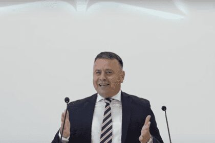 Speranta TV | RăsCruce - Pe aripile psalmilor - Loránd Balla