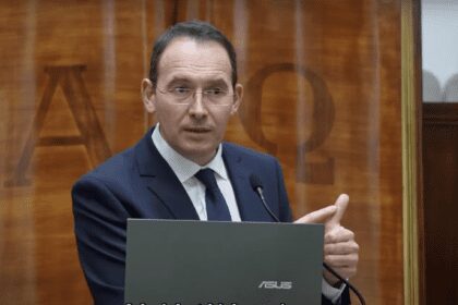 Speranta TV | RăsCruce - Eliberarea Bibliei din lanțurile religiei - Pálffi Miklos