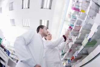 Speranta TV | Tot mai puțini tineri sunt interesați de Facultatea de Farmacie. În toată țara abia s-au ocupat locurile de la buget