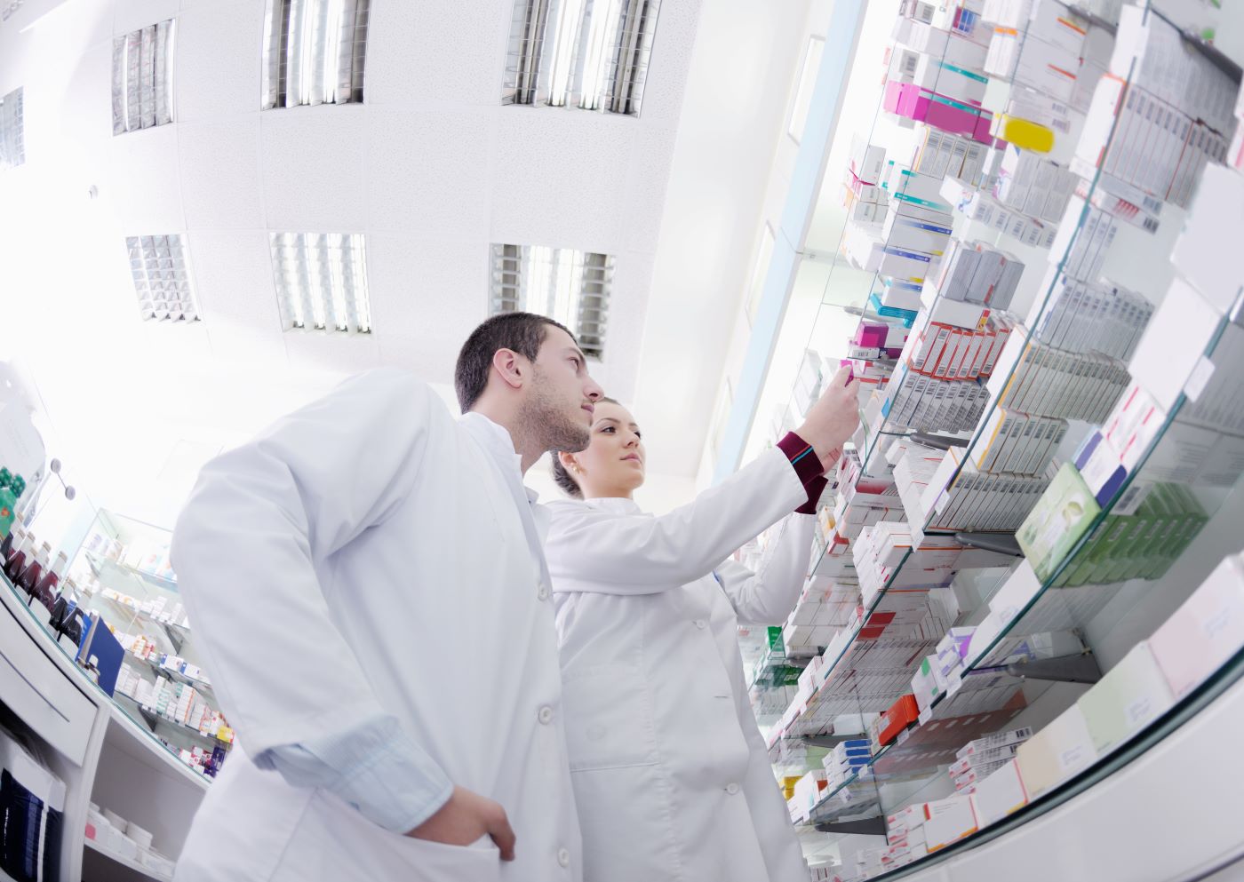 Speranta TV | Tot mai puțini tineri sunt interesați de Facultatea de Farmacie. În toată țara abia s-au ocupat locurile de la buget