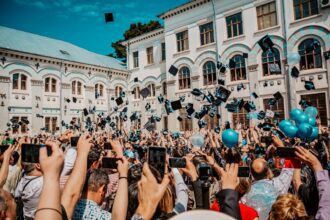 Speranta TV | Trei din cinci liceeni sunt plictisiți de profesori și de materii, relevă un studiu