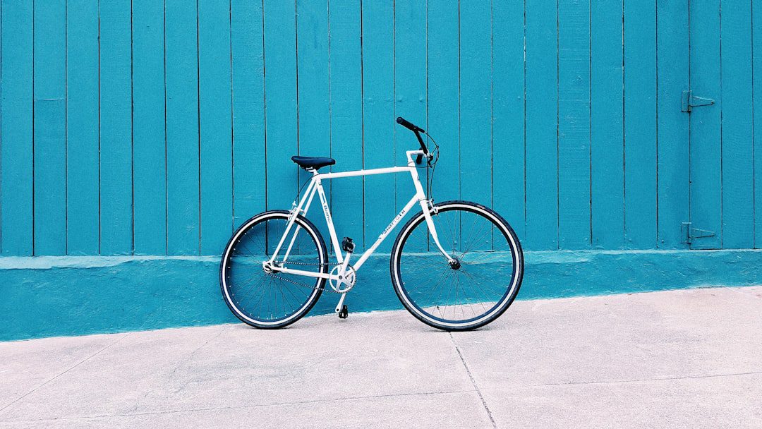 Speranta TV | Bicicleta care produce suficientă energie electrică pentru a încărca un telefon, premiată la Târgul de știință CODE Kids