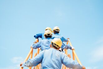Speranta TV | Scade oferta de locuri de muncă. Cauze: Eliminarea facilităților fiscale și majorarea salariului minim