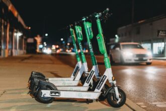 Speranta TV | Au intrat în vigoare amenzile pentru lipsa RCA, inclusiv la trotinete