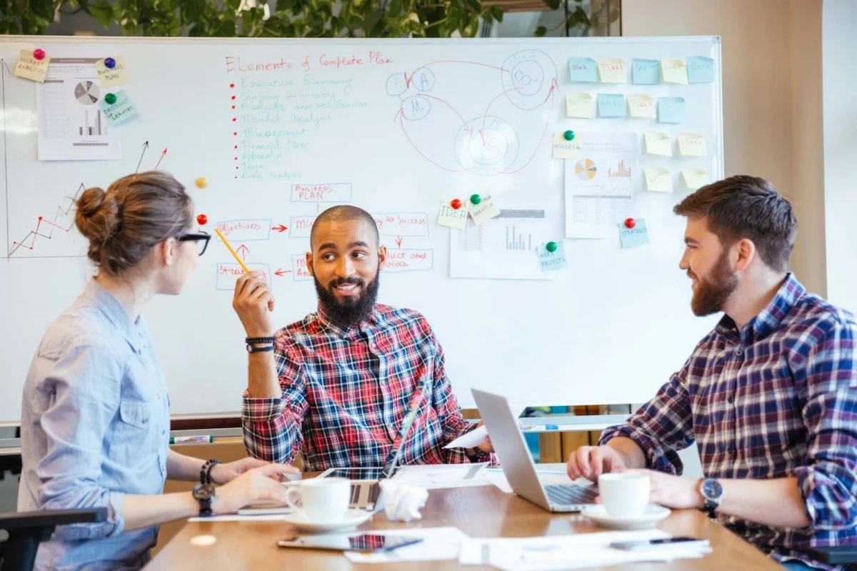 Iconnect - Succes peste noapte!? - Invitați: Eduard Radu, Robert Chicoș, Denis Roșu 1 Speranta TV | Iconnect - Succes peste noapte!? - Invitați: Eduard Radu, Robert Chicoș, Denis Roșu
