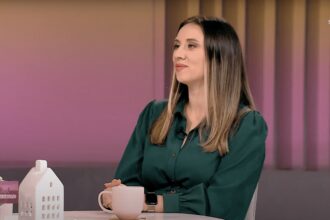 Speranta TV | Între noi, mamele - Greșeli de începător – primele lecții ale maternității - Invitați: Mioara Mihai, Raluca Savu