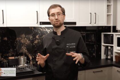 Speranta TV | Arta bucătăriei vegane - Budincă de quinoa cu sos de fructe de pădure