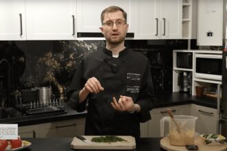 Speranta TV | Arta bucătăriei vegane - Salata caprese. Roșii umplute cu tofu și pătrunjel
