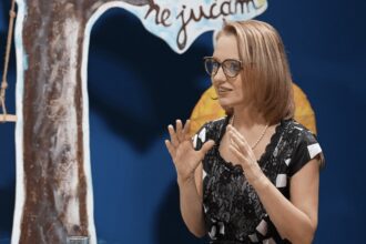 Speranta TV | Căsuța cu idei - Bunele maniere pentru copii – salutul, punctualitatea și comportamentul - Invitat: Ruxandra Lăcătuș