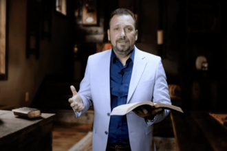 Speranta TV | Deschide Biblia - Cea mai miraculoasă naștere - Lucian Răcilă