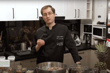 Speranta TV | Arta bucătăriei vegane - Musli de casă. Cum se curăță un ananas