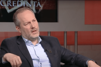 Speranta TV | Jurnal de credință - Victorie spectaculoasă! Attila Peli ia marele premiu la cel mai mare concurs de scenarii creștine - Invitat: Attila Peli