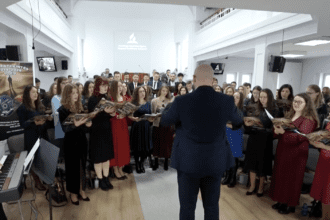 Speranta TV | Răscruce: Prezentare CD comemorativ a zece ani de existență a corului de tineret din Biserica Cluj Central (I)