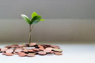 Speranta TV | Pensionarii cu venituri mici au început să primească prima tranşă din ajutorul de la stat. Mulți continuă să se împrumute de la CAR-uri