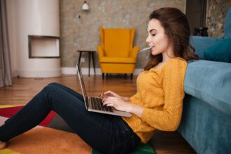 Speranta TV | Pericol în mediul online! O tânără din Capitală a fost șantajată de un presupus prieten virtual