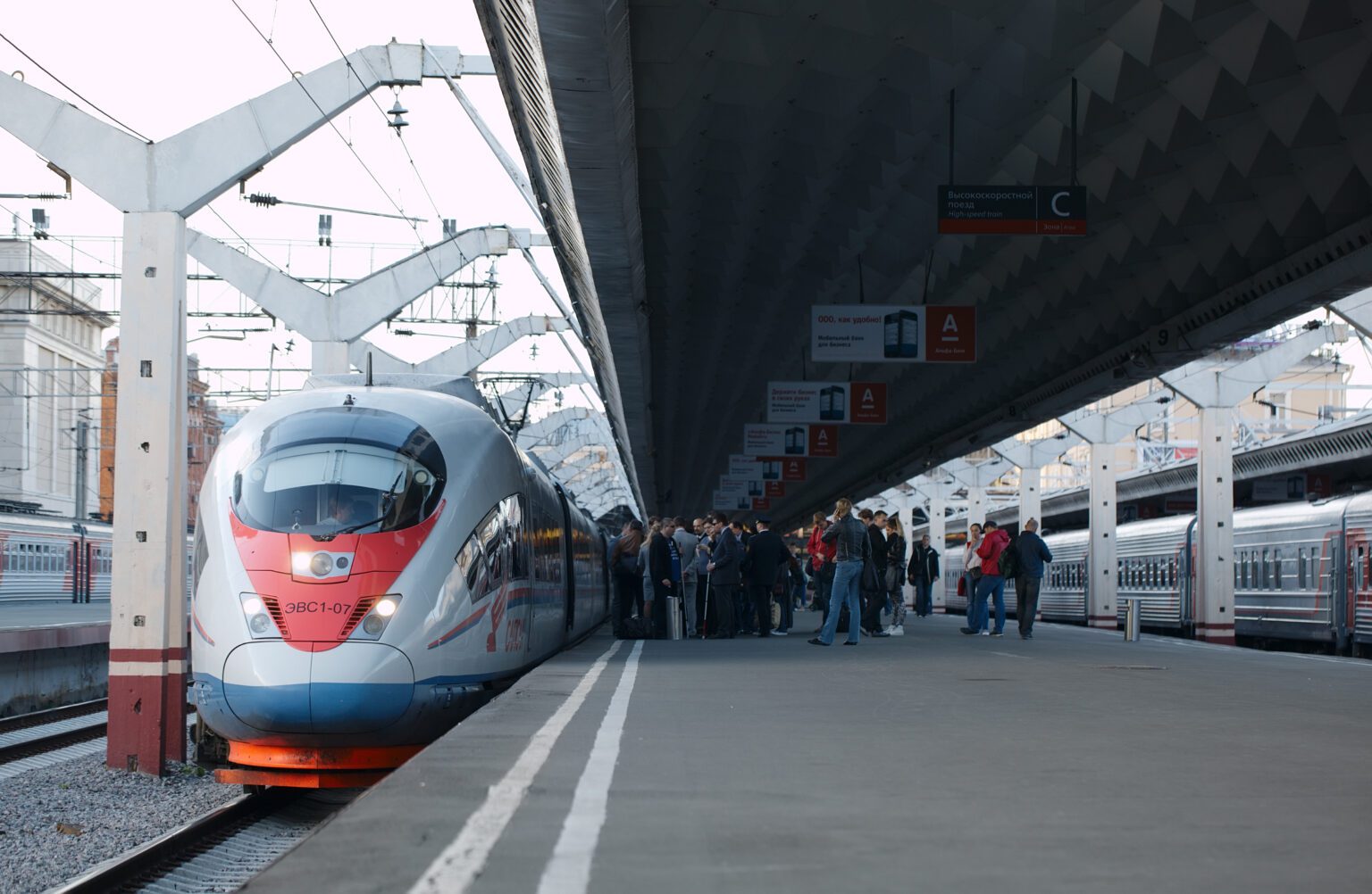 Speranta TV | Trenurile Soarelui încep cursele către mare. Vor mai fi introduse 32 de garnituri, pe lângă cursele obișnuite