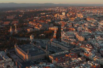 Speranta TV | Un trăsnet a provocat dezastru lângă Madrid: peste 2.000 de persoane evacuate