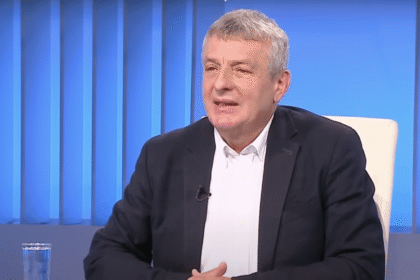 Speranta TV | Oameni & povești - Un drum cu dublă chemare: educație și credință - Invitat: Silviu Gabriel Szentesi