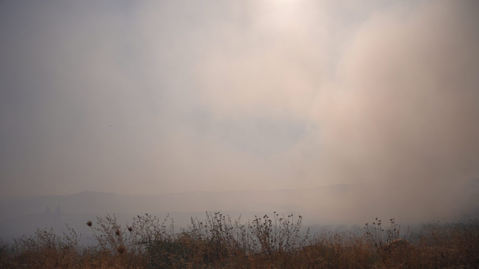 Speranta TV | ANM anunță ce zone din București vor fi cel mai afectate de fumul de la incendiul din Sectorul 2, în funcție de direcția vântului