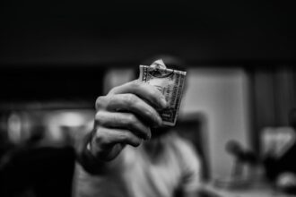 Speranta TV | Românii sunt nelămuriți în privința pensiilor private, după ce Guvernul a schimbat regulile de retragere a banilor